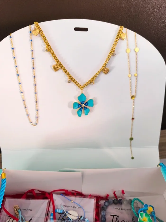 Lot de 40 bijoux dorés et turquoises - photo numéro 6