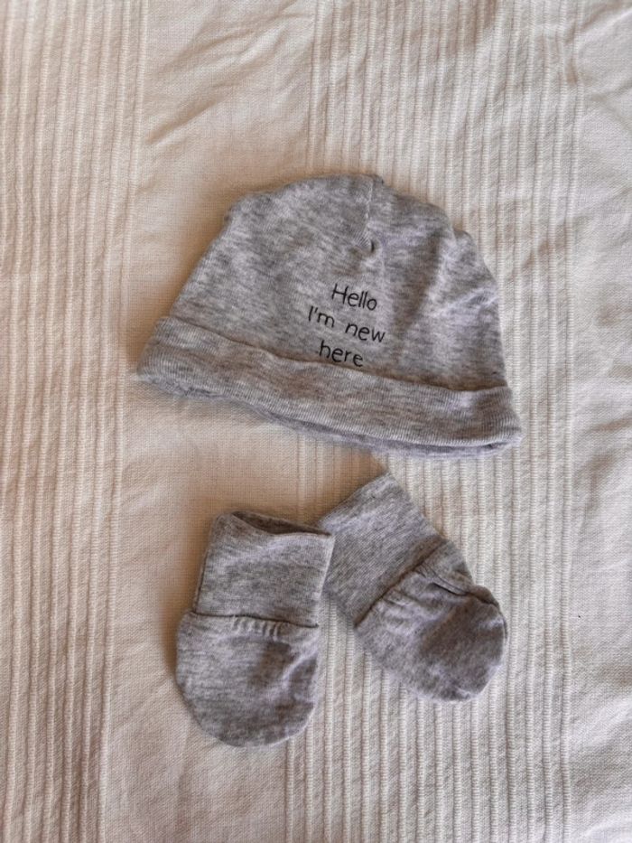 Ensemble bonnet et moufles