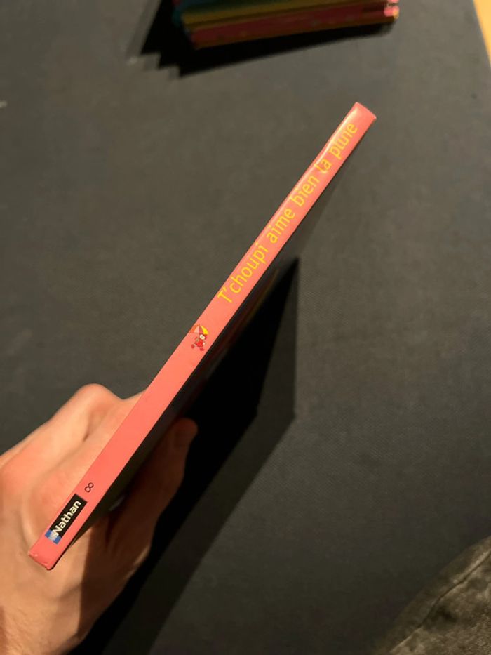 Livre pour enfants tchoupi aime bien la pluie - photo numéro 2