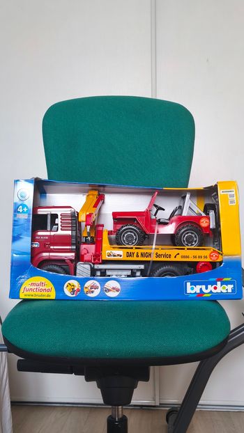 Bruder Camion Man de dépannage et sa jeep