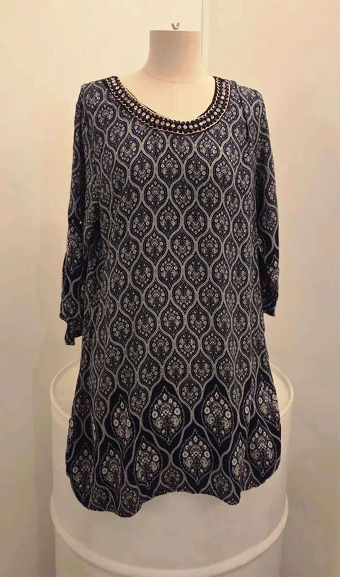 Tunique / robe imprimé cachemire col strass – R&F – Taille unique