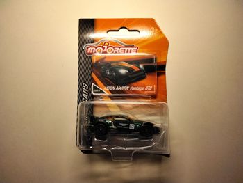 Voiture miniature Aston Martin Vantage GT8 Majorette échelle 1/64 ; 3 inche neuve