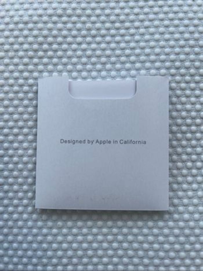 Air pods 4 avec réduction de bruit - photo numéro 6