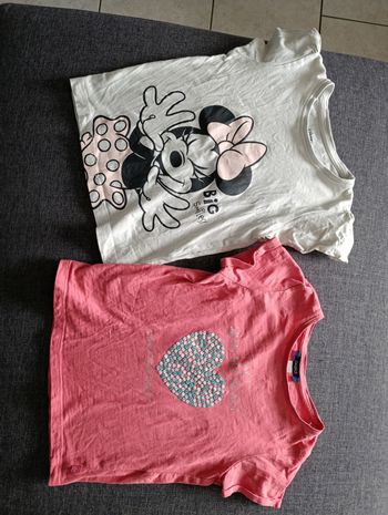Lot de deux tee shirt manches courtes taille 3 ans