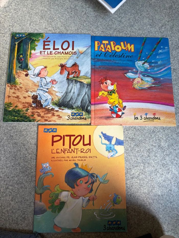 Lot de trois petits livres