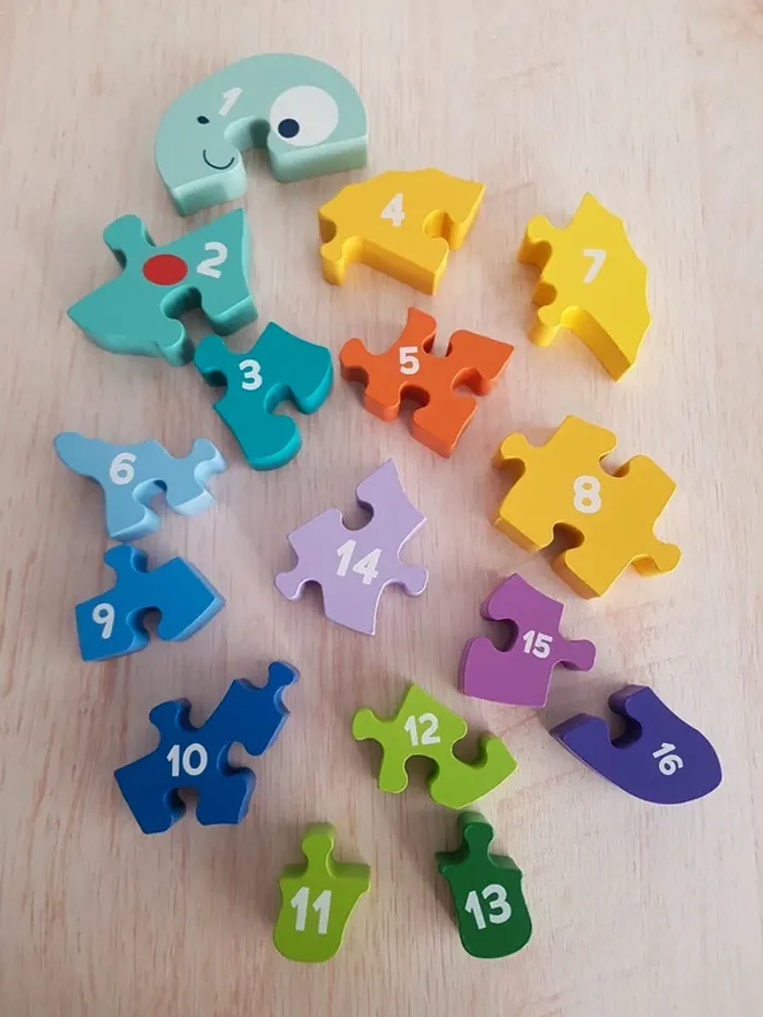 Puzzle spinosaure en bois chiffres et couleurs - photo numéro 14