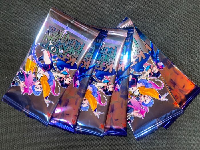 Booster cartes à collectionner KPOP demon hunters