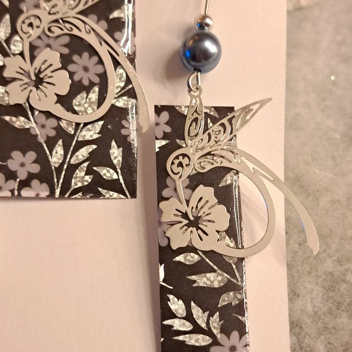 Boucles d'oreilles pendante avec pendentif assortie noir et grise - photo numéro 6