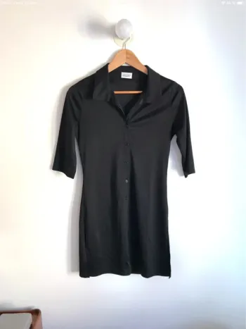 Robe chemisier noire Pimkie taille 38 avec fentes sur les côtés