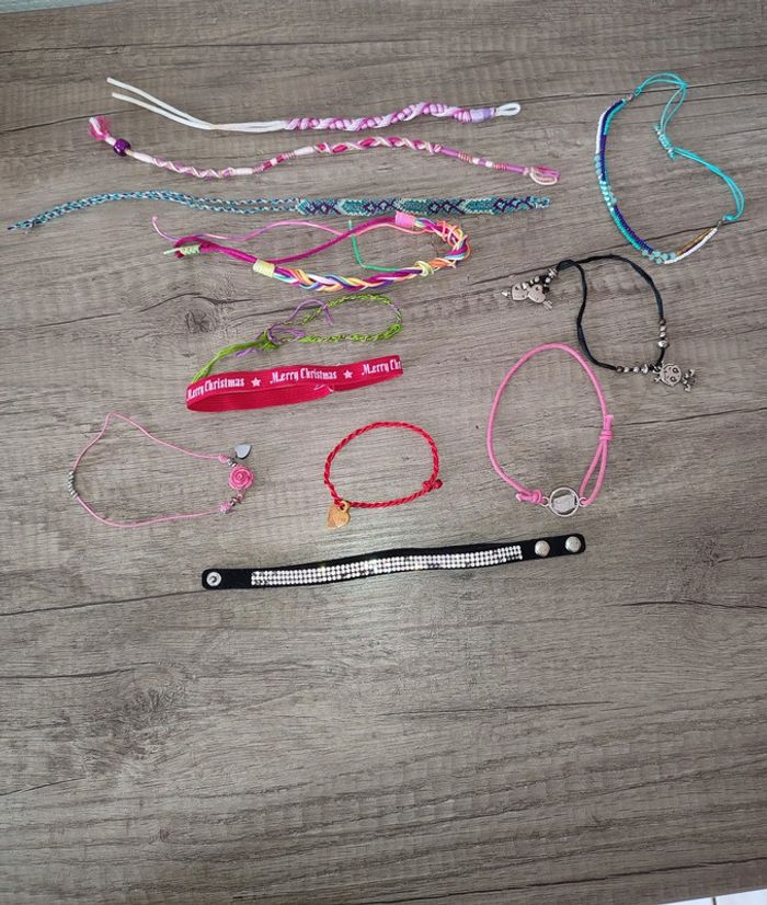 Lot 12 bracelets divers Fille ( tissus etc .) - photo numéro 2