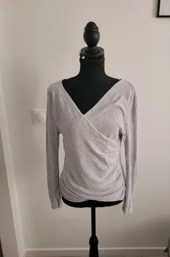 Pull H&M, taille M.