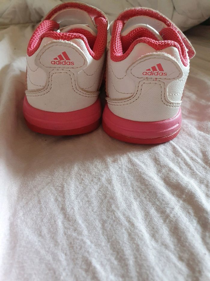 Baskets adidas pointure 22 - photo numéro 3