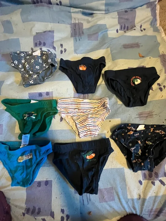 Lot de 8 culottes taille 2-3 ans (89-101 cm)