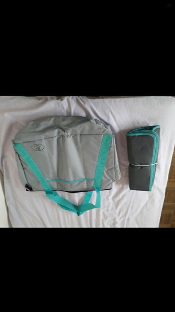 Sac  à langer avec tapis à langer.