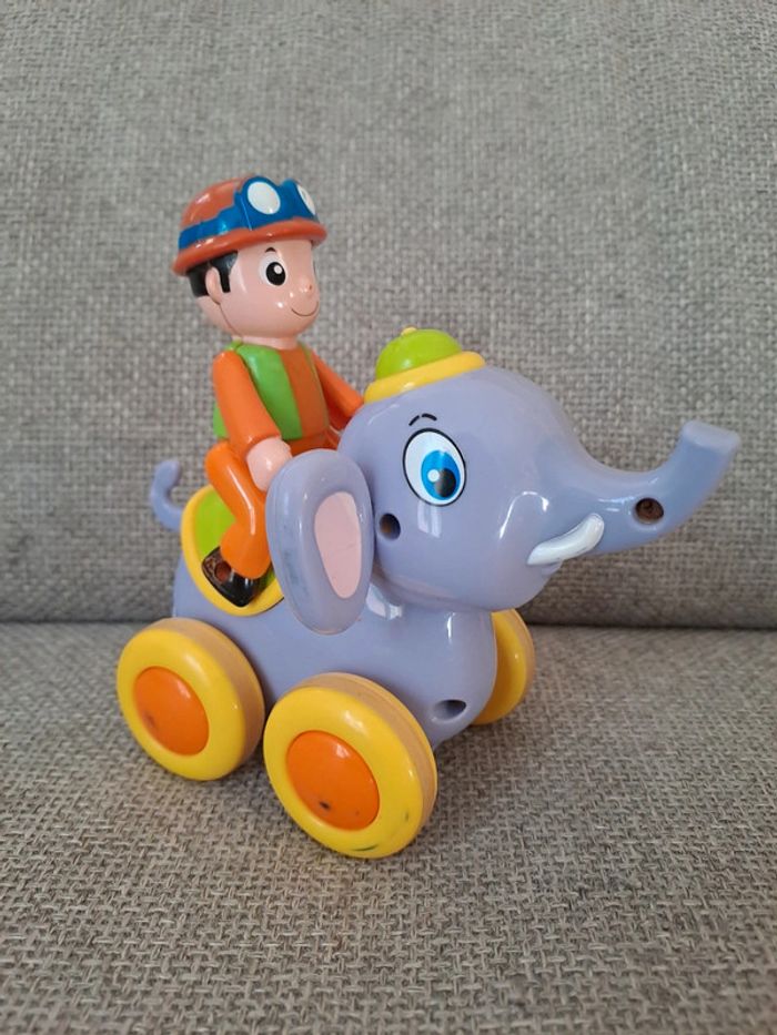 Voiture à friction éléphant