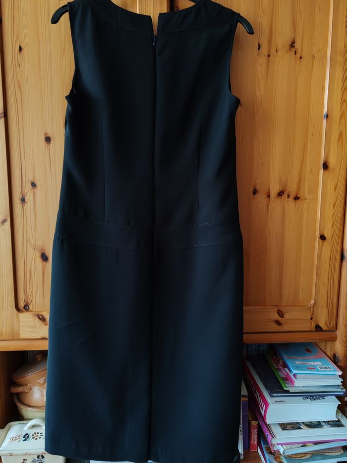 Petite robe noire chic - photo numéro 2