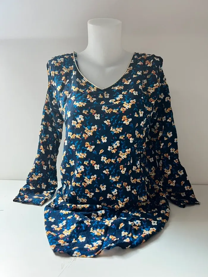 Robe midi bleu marine à fleurs