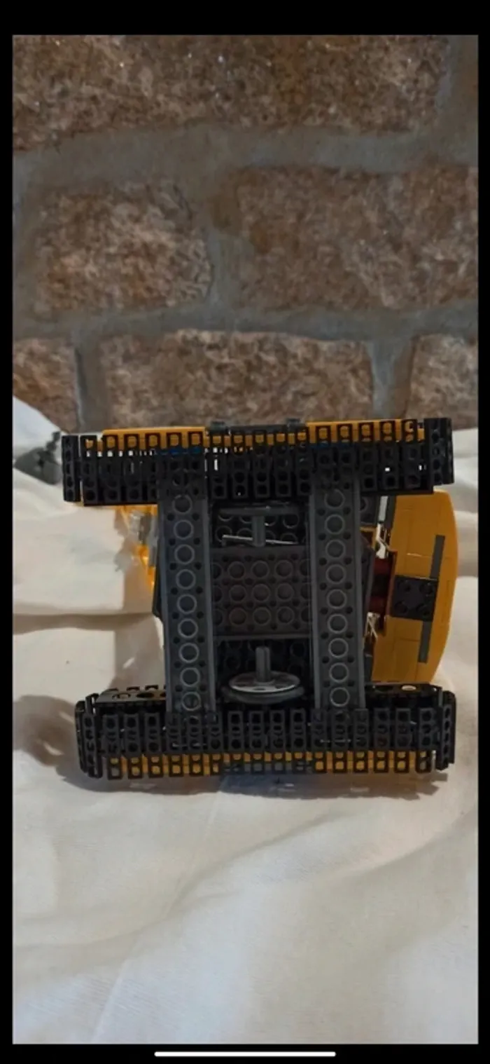 Véhicule engin de démolition tournant sur chenilles lego - photo numéro 6