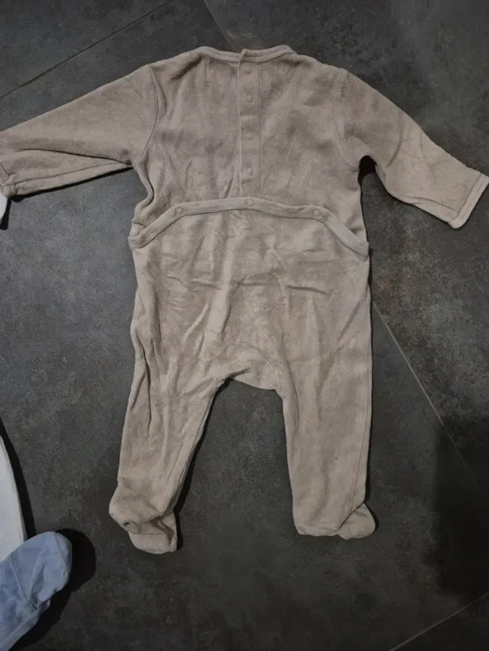Lot pyjamas 9 mois - photo numéro 3
