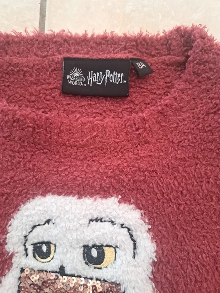 Pull manches longues bordeaux thème Harry Potter 8 ans 👧 en TBE - photo numéro 2