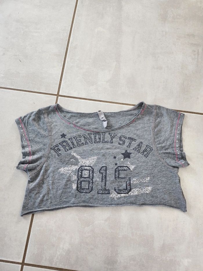 T-shirt court