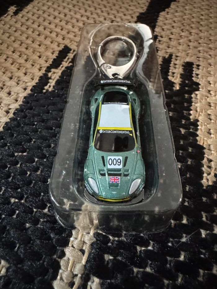 Porte clés Aston Martin DBR9 (2007) - photo numéro 3