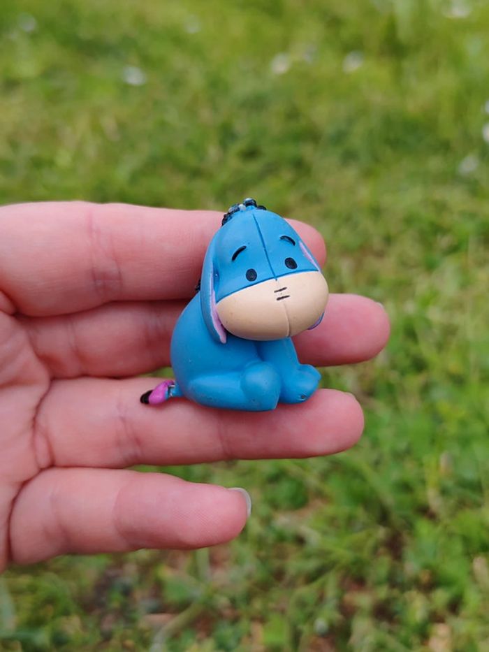 Petite figurine bourriquet Winnie l'ourson en résine