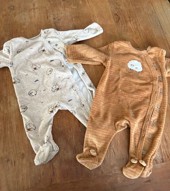 Lot pyjamas bébé neuf jamais porté - très bon état