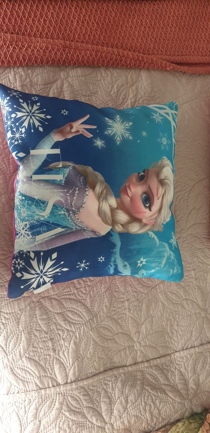 coussin  reine des neiges - photo numéro 3