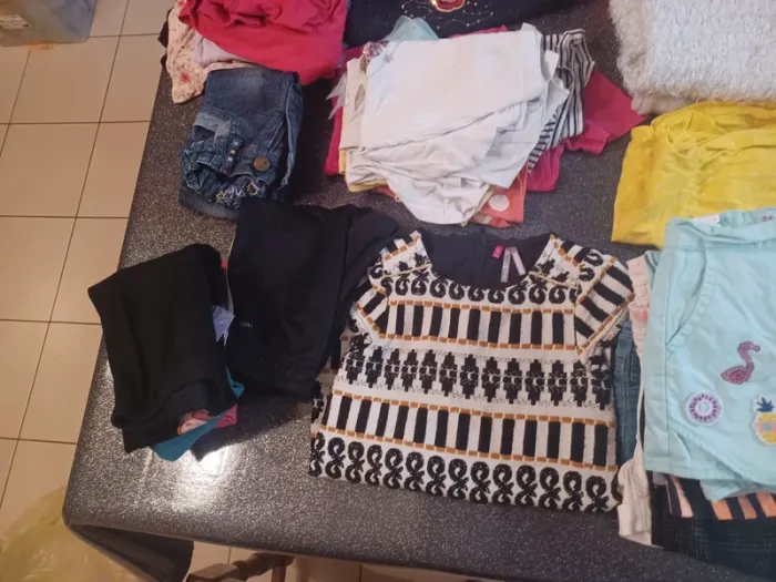 Gros lots 4 ans fille 48 articles - photo numéro 3