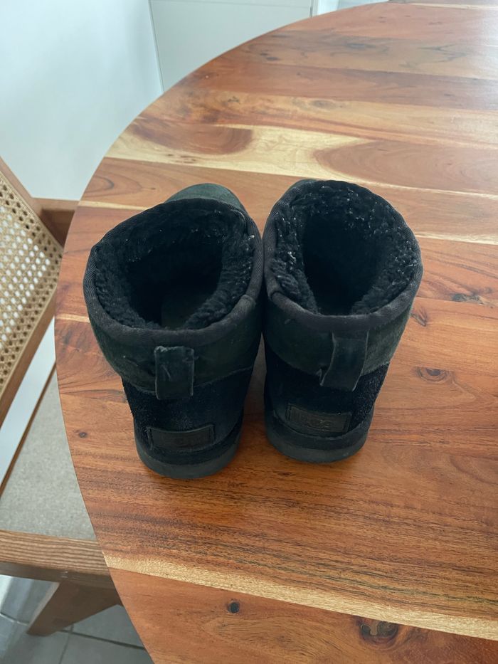 Ugg noir - photo numéro 2