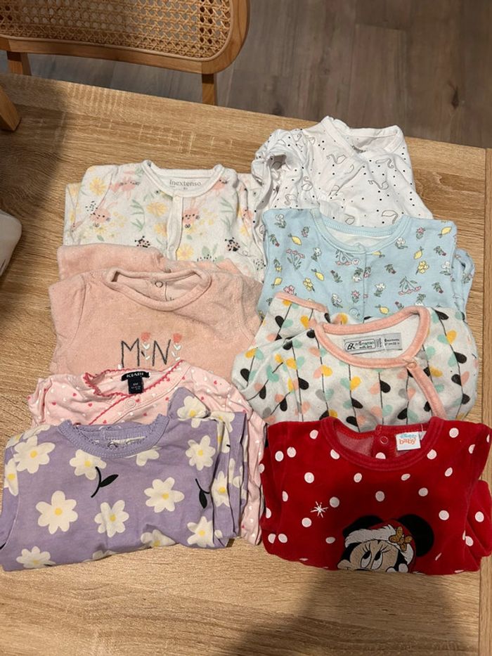 Lot 8 pyjamas