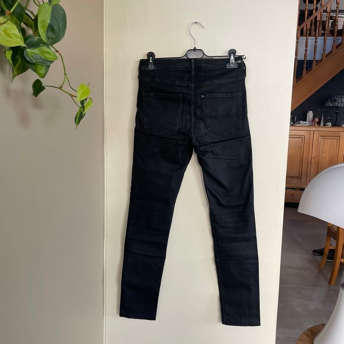 Jean shaping skinny H&M Taille 38 noir délavé regular waist V054 - photo numéro 3