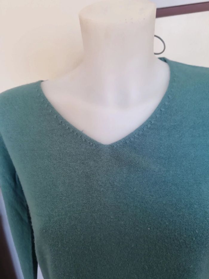 Pull col V taille L - photo numéro 2