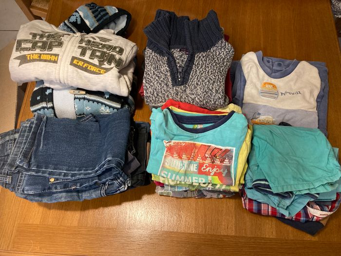 Gros lot vêtement enfant 3 ans 31pcs 30le lot - photo numéro 1