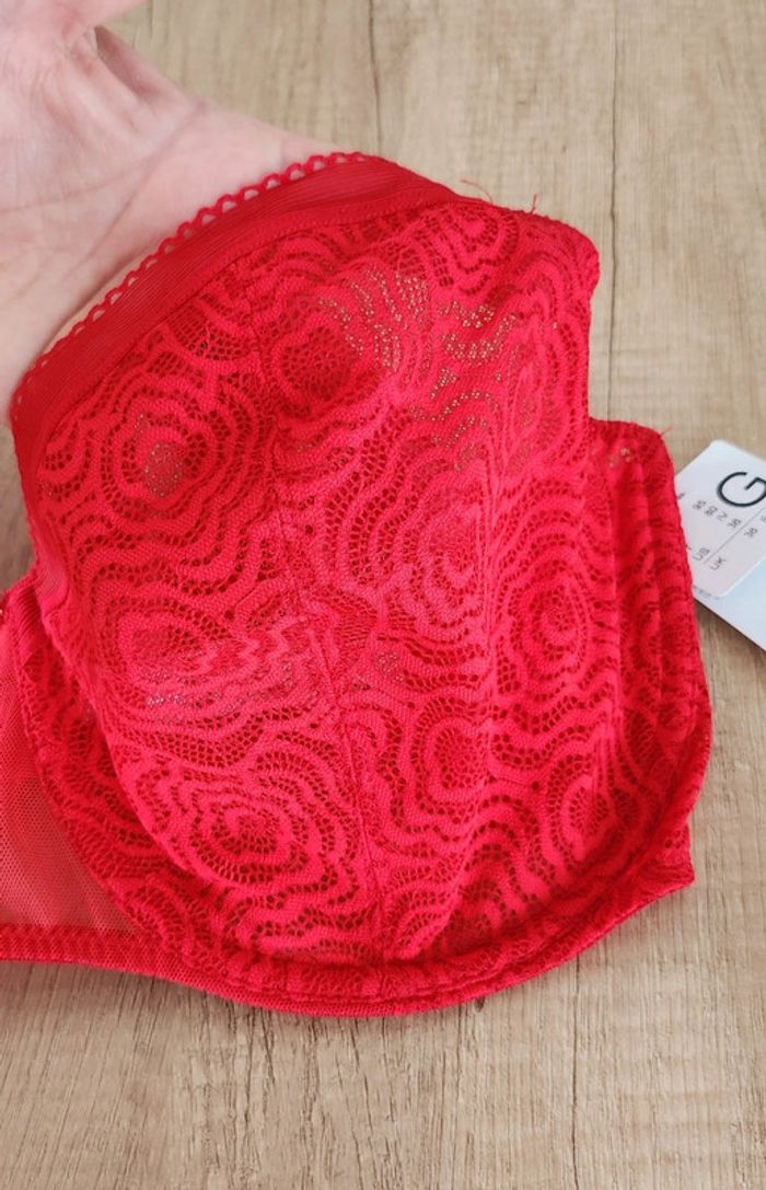 Soutien-gorge corbeille dentelle rouge taille 95G Chantelle - photo numéro 3