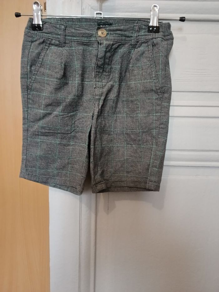 Bermuda Kiabi gris et multicolore