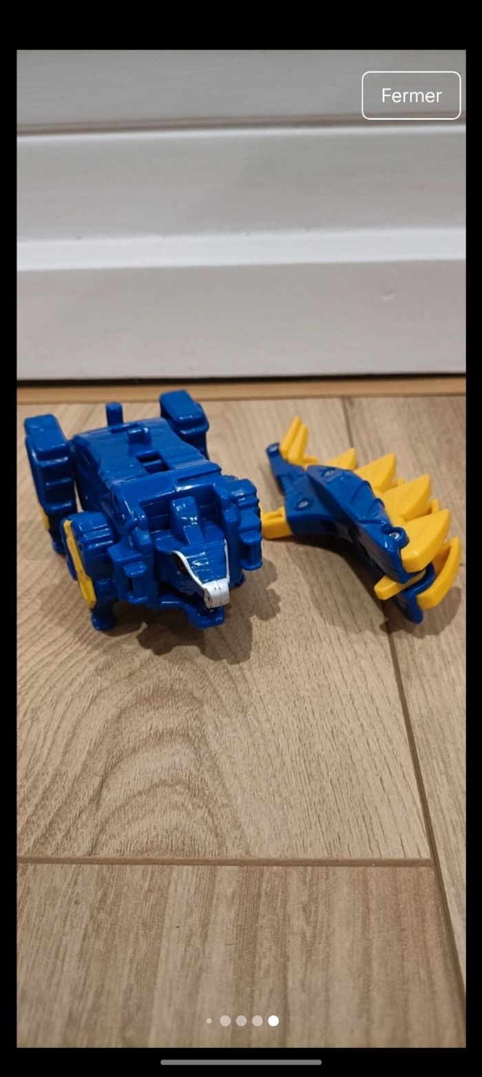 Power Rangers Dino Charge Stego Zord Bras avec Action Épée - photo numéro 6