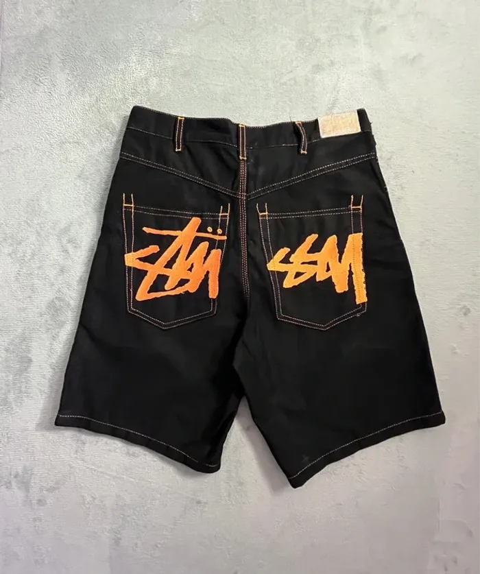 Short/Jort Stussy Black Embroidered Orange Big Logo Back – Taille XL