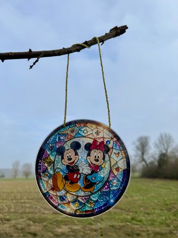 Attrape-soleil effet vitrail Mickey & Minnie – 15 cm – Neuf – Déco fenêtre / chambre enfant
