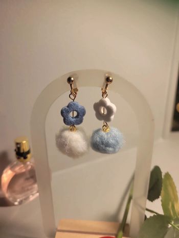 Clips asymetriques fleurs et nuages