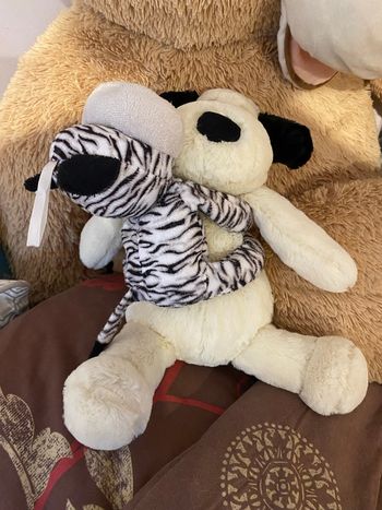 Lot de 2 peluches neuve ( la plus grande)