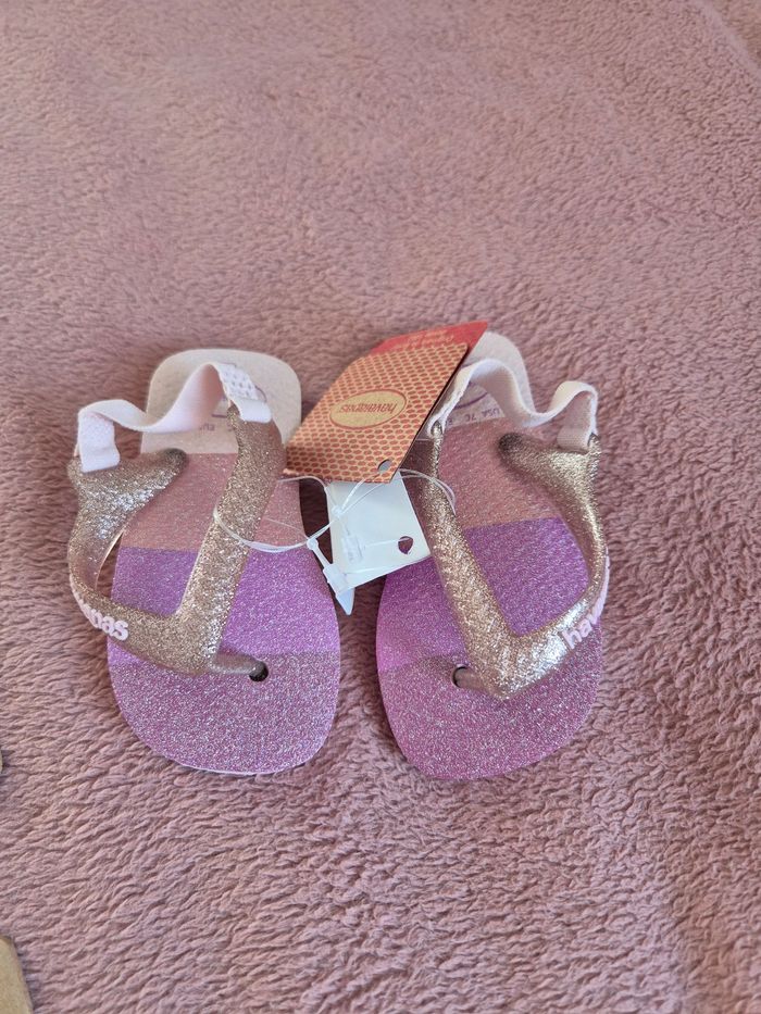 Paire d'Havaianas neuves taille 21 - photo numéro 4