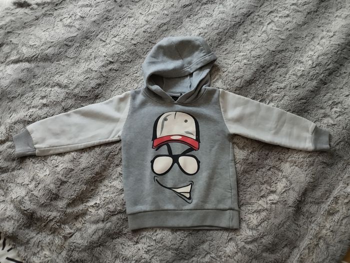 Sweat à capuche Taille 6ans