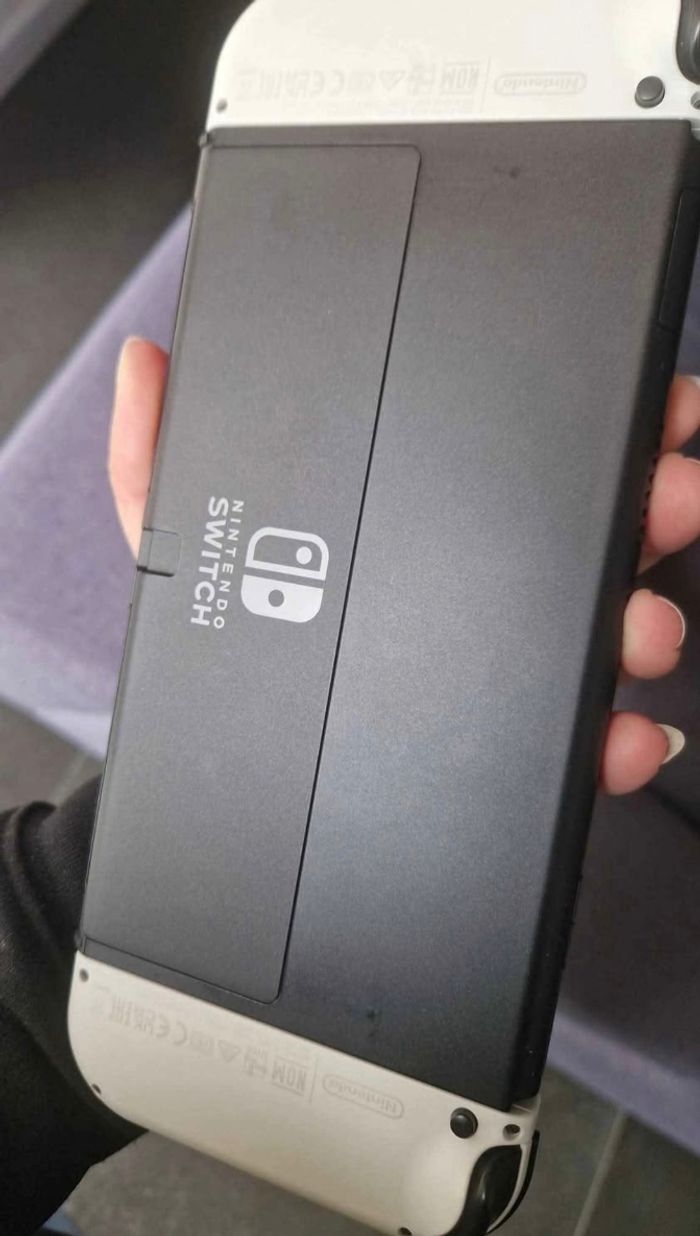 Nintendo Switch Oled - photo numéro 4