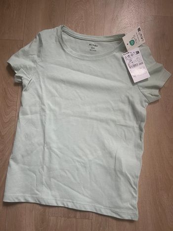 T-shirt vert d’eau 5 ans neuf avec étiquette