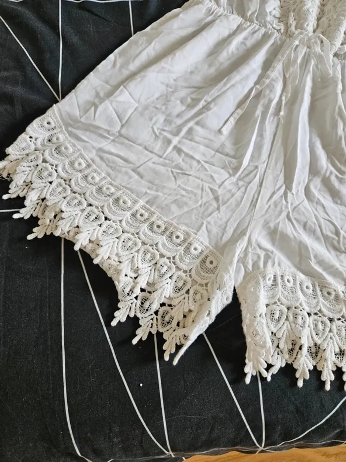 Combishort légère blanche avec broderie taille 38 / M - photo numéro 5