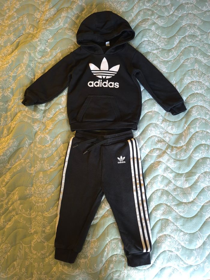 Ensemble Jogging à capuche Adidas 12/18 mois