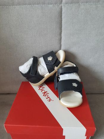 Sandales nu-pieds en cuir Kickers pointure 20 neuf avec étiquettes