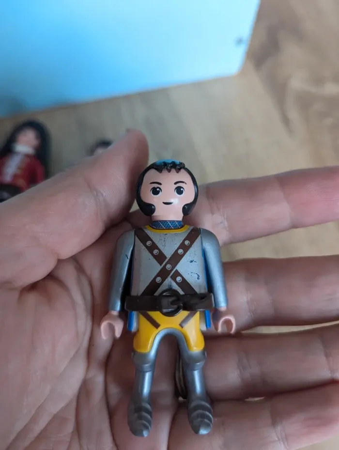 Lot de 4 figurines playmobil super 4 - photo numéro 9